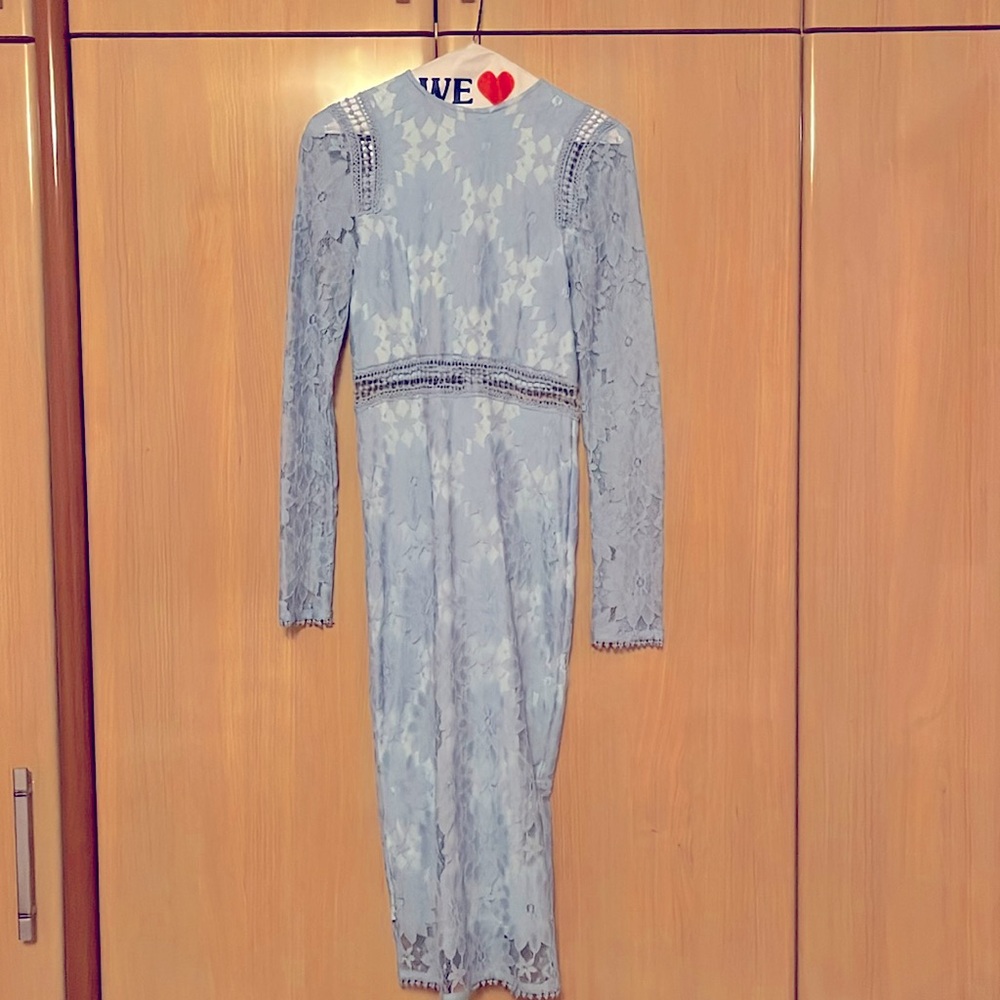 Beautiful baby blue long sleeve midi dress.